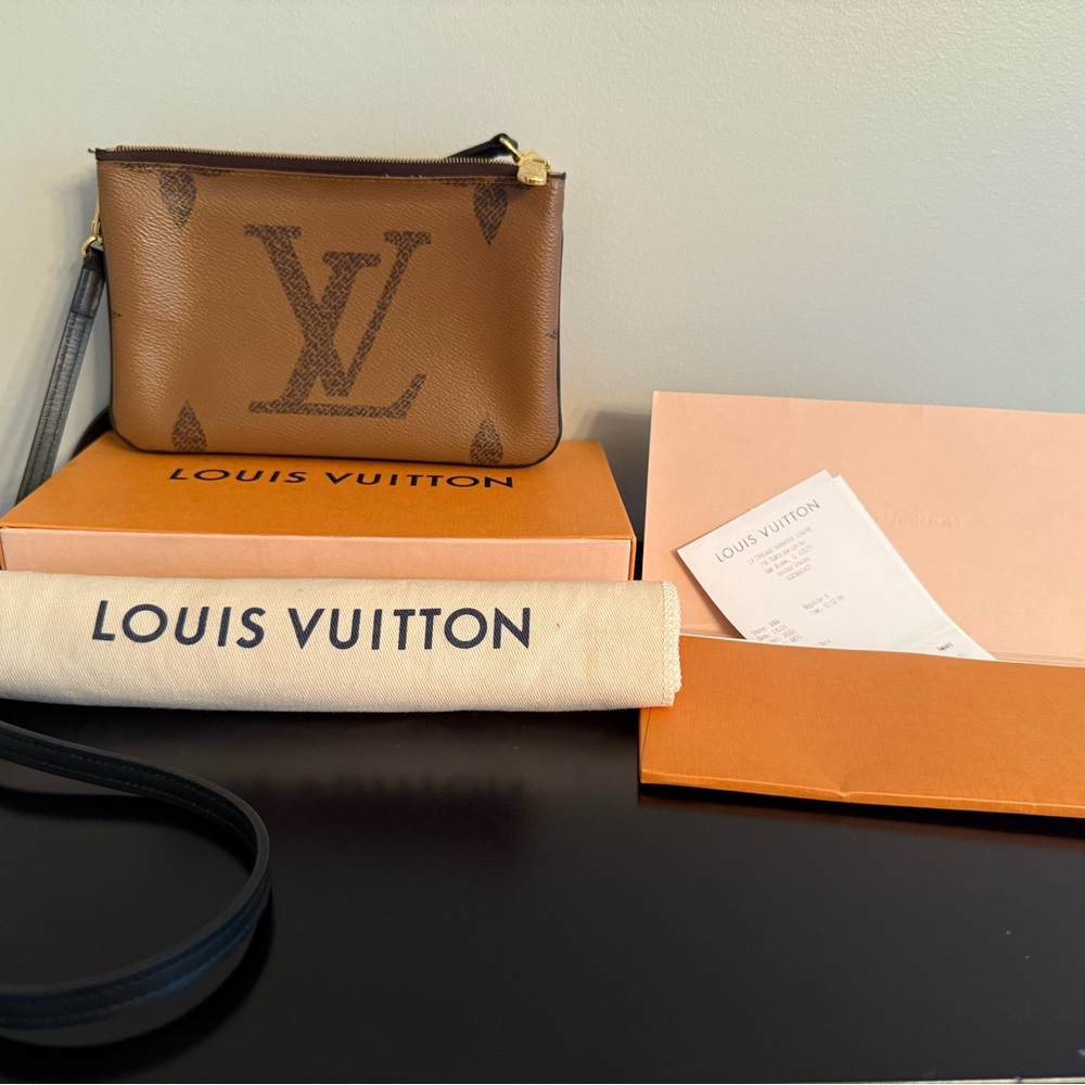 ❤️SOLD❤️Louis Vuitton Double Zip Pochette Reverse Monogram Giant